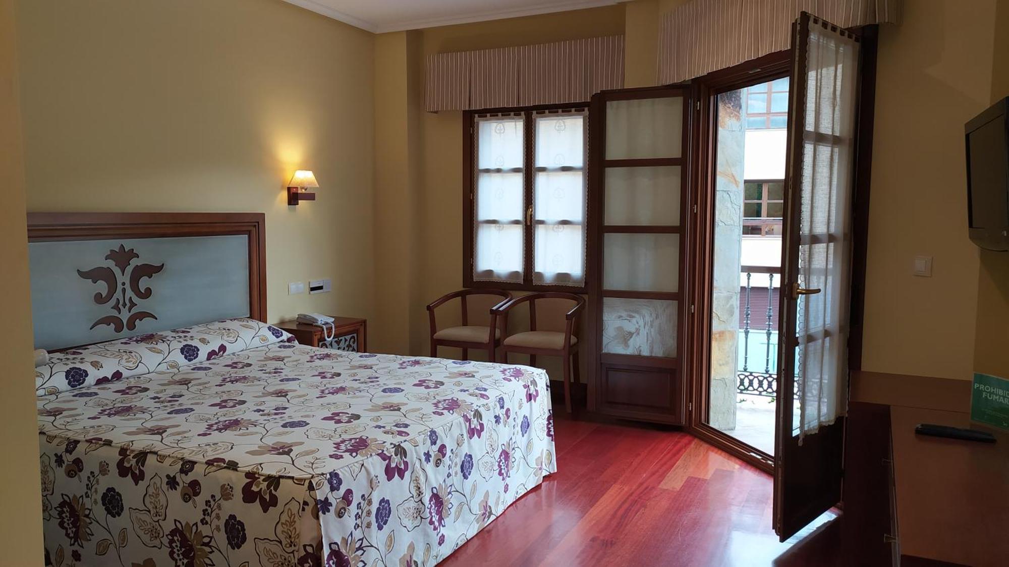 Hotel Valle Las Luinas Soto de Luiña الغرفة الصورة