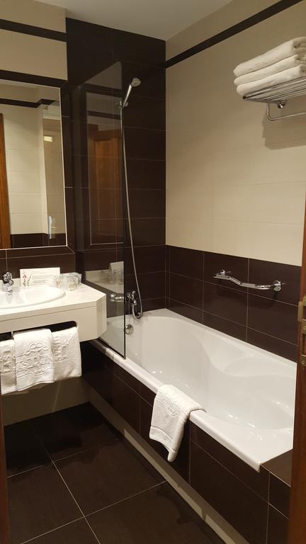 Hotel Valle Las Luinas Soto de Luiña المظهر الخارجي الصورة