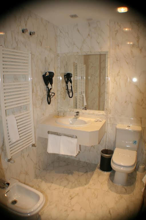 Hotel Valle Las Luinas Soto de Luiña المظهر الخارجي الصورة